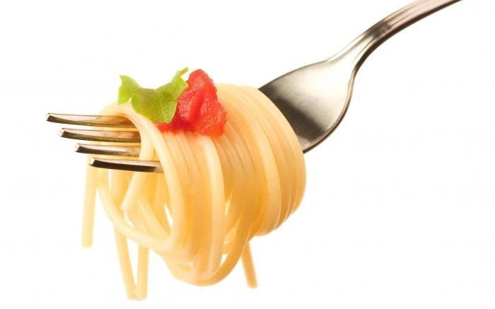 Vinkkejä kotiäidille: kuinka valmistaa spagetti niin, että ne eivät tartu toisiinsa