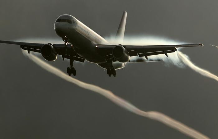 Turbulenssi lentokoneessa: kuinka vaarallista tämä on?